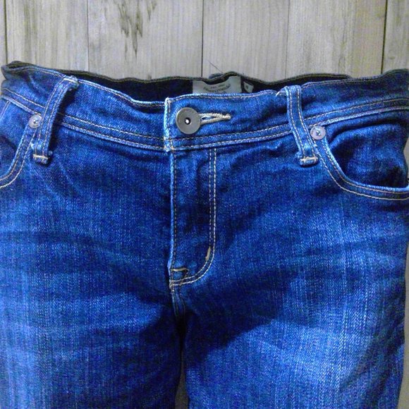 Abercrombie and Fitch Women's Distressed Stretch Straight Leg Jeans Size 8 - Picture 3 of 11